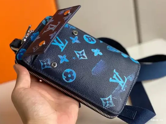 LOUIS PHONE POUCH VUITTON 0526